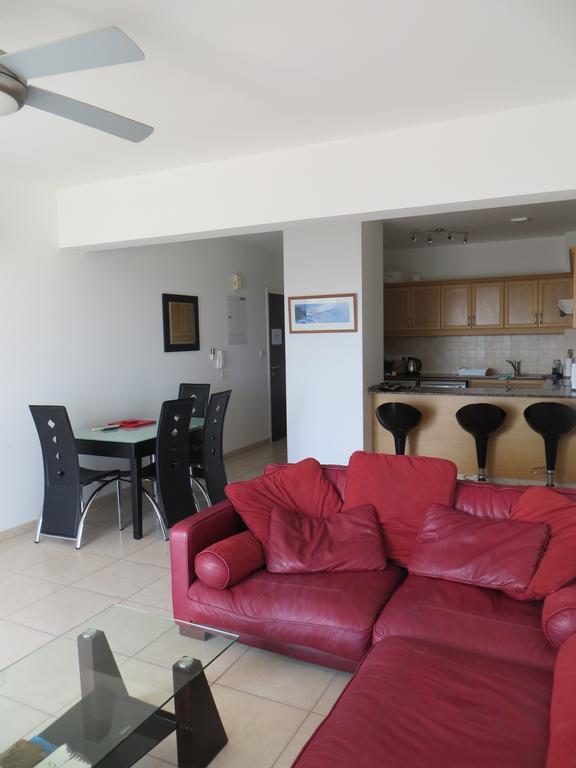 Melania Apartment Paphos Ngoại thất bức ảnh