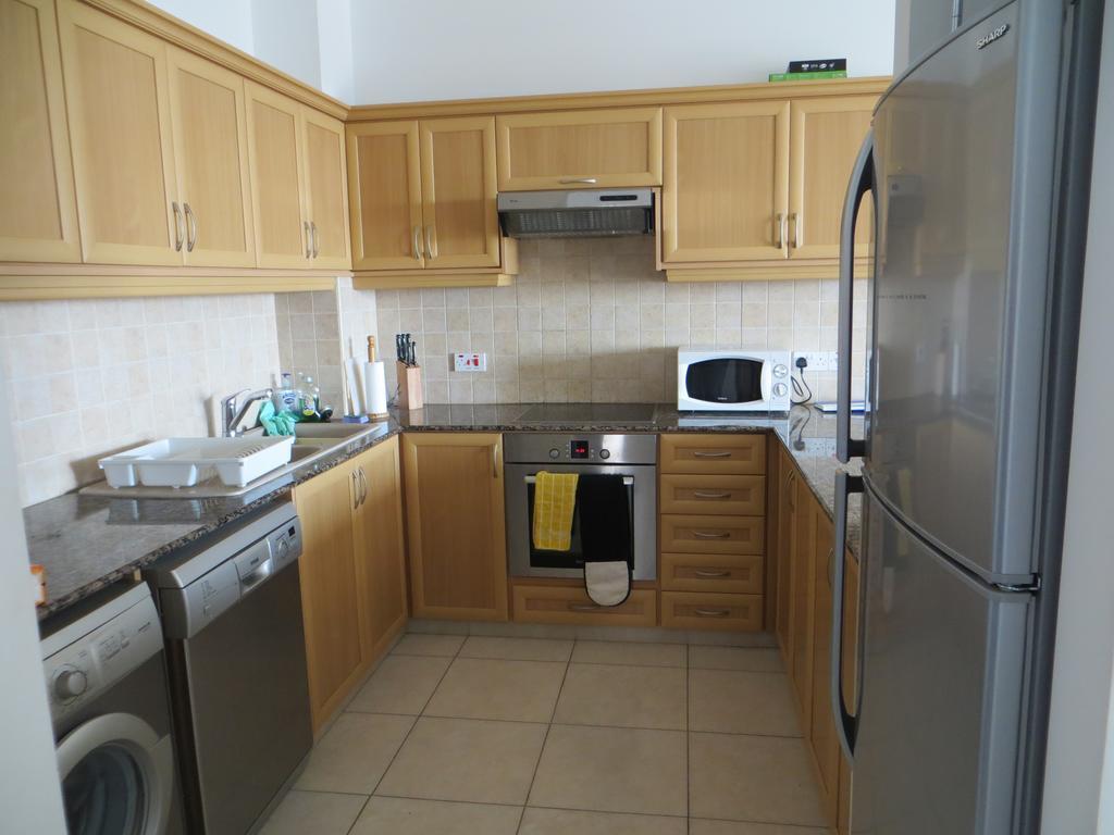 Melania Apartment Paphos Ngoại thất bức ảnh